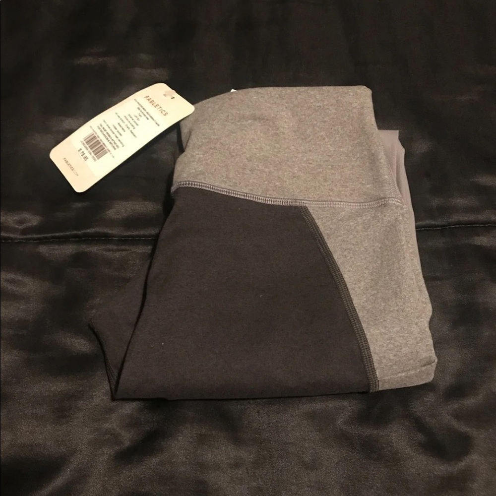 Fabletics High Waisted Mesh Heatherknit Capri